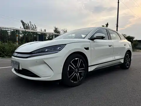 BYD Qin L, 2025