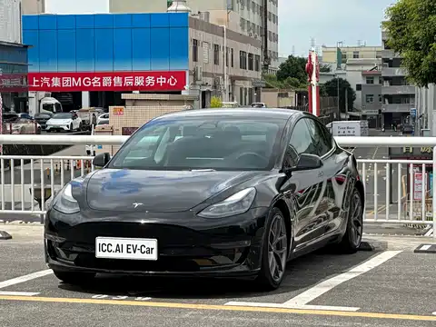 Tesla Model 3, 2022
