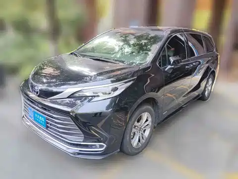 Toyota Sienna, 2025
