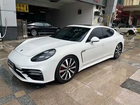Porsche Panamera, 2011