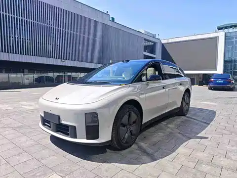 Li Auto i6, 2025