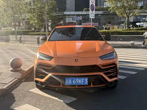 Lamborghini Urus, 2021