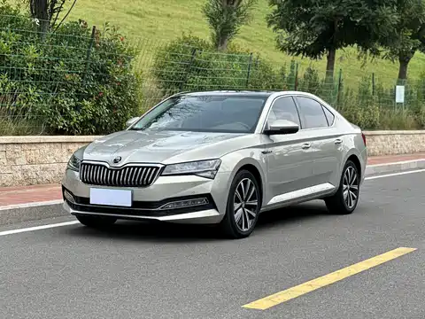 Škoda Superb, 2023