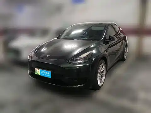 Tesla Model Y, 2023