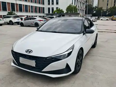 Hyundai Elantra, 2023
