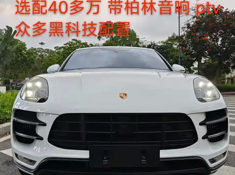 Porsche Macan, 2015