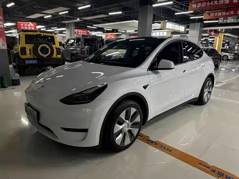 Tesla Model Y, 2023