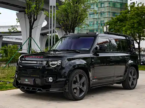 Land Rover Defender, 2023