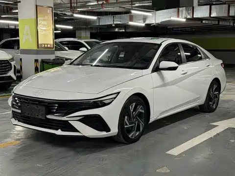 Hyundai Elantra, 2023