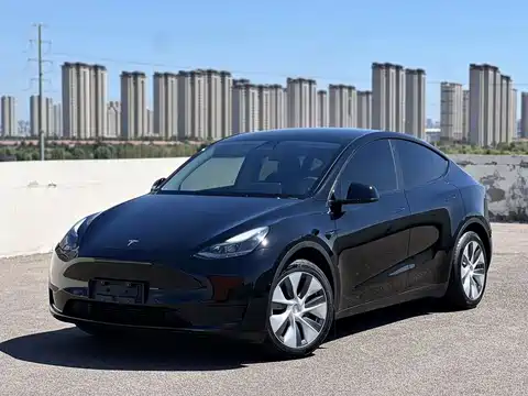 Tesla Model Y, 2023