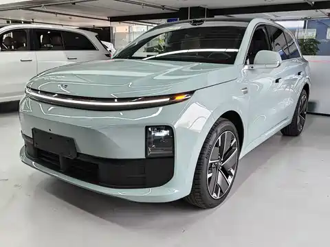 Li Auto L6, 2025