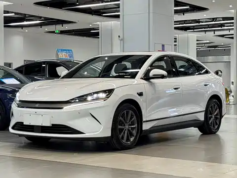 BYD Qin L, 2025