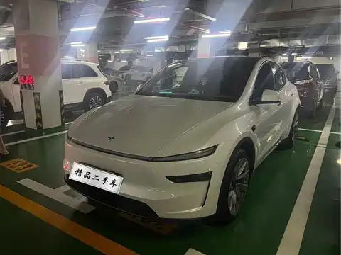 Tesla Model Y, 2026