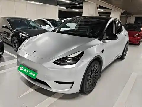 Tesla Model Y, 2022
