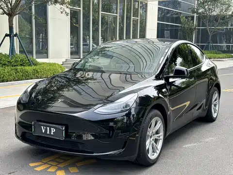 Tesla Model Y, 2023