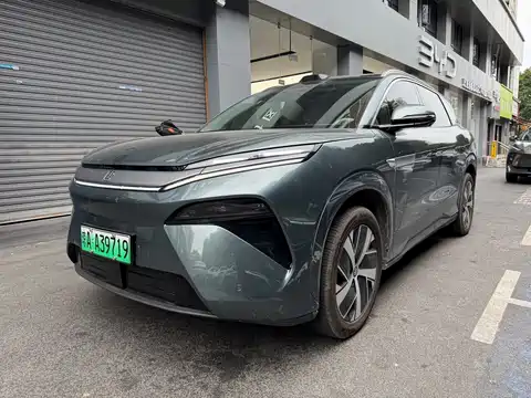 BYD Tang L, 2025