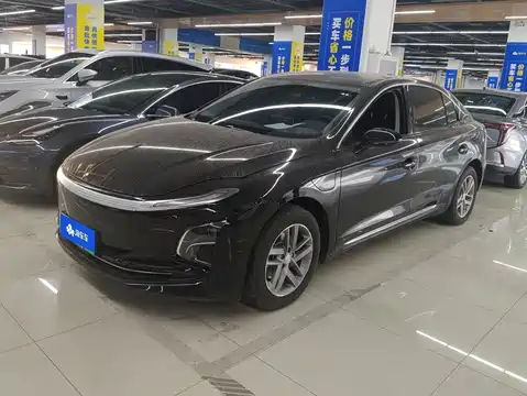 Hongqi E-QM5, 2025