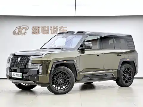 Yangwang U8, 2024