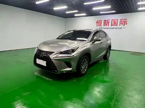 Lexus NX, 2021