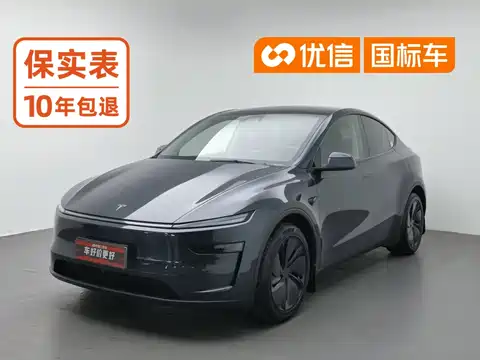 Tesla Model Y, 2025