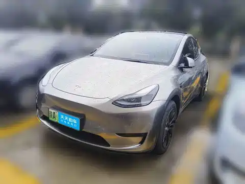 Tesla Model Y, 2023