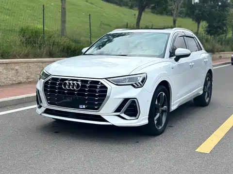 Audi Q3, 2022